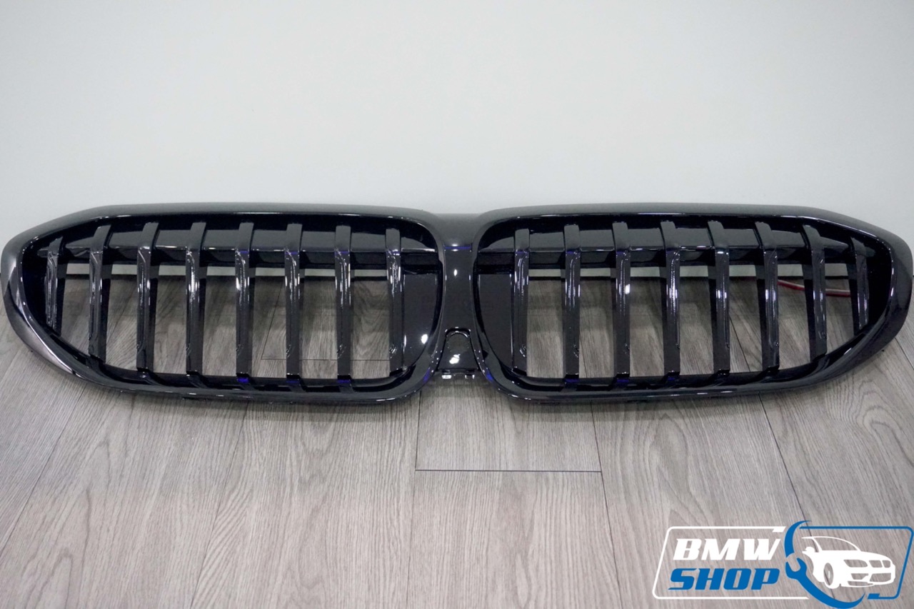 Mặt ca lăng BMW 3 Series G20 màu đen