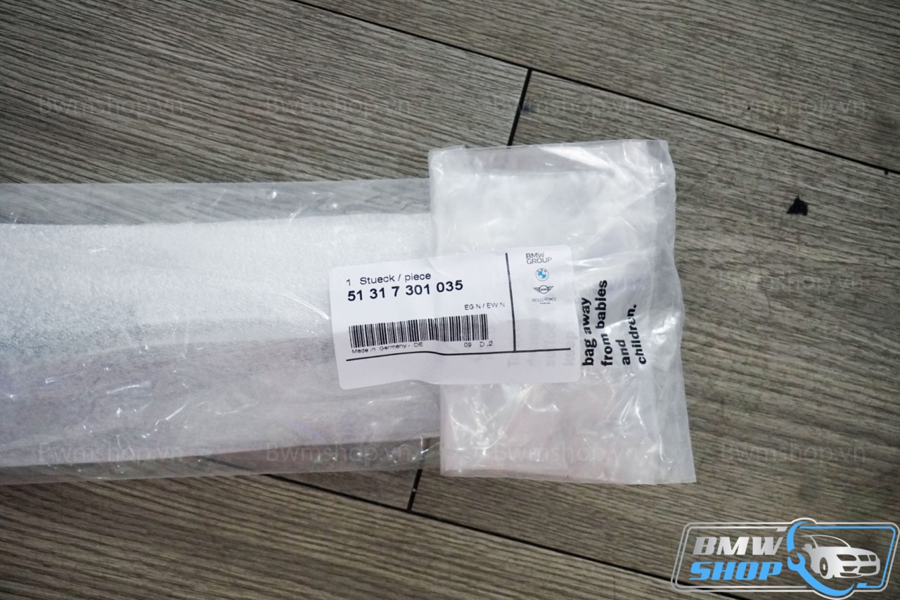 Ốp Cạnh Kính Lái BMW 5 Series G30 (2017+)