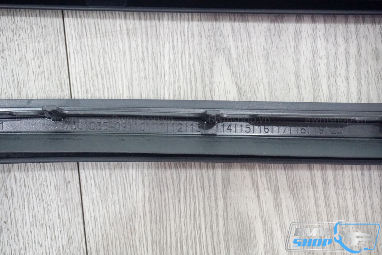 Ốp Cạnh Kính Lái BMW 5 Series G30 (2017+)
