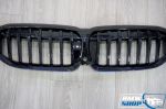 Mặt ca lăng BMW 3 Series G20 màu đen