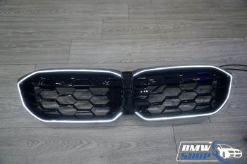 Mặt ca lăng BMW M340i LCI phát sáng